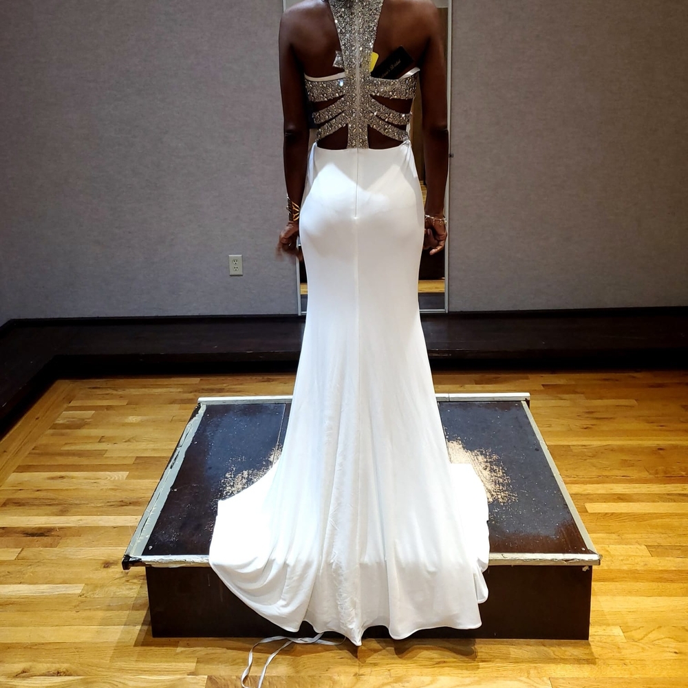 Elegant White Maxi Dress